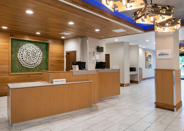 Fairfield Inn And Suites By Marriott Bakersfield Central