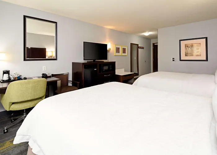 Hampton Inn And Suites Bakersfield / Highway 58