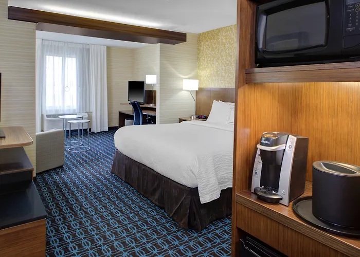 Fairfield Inn & Suites By Marriott Bakersfield North/Airport